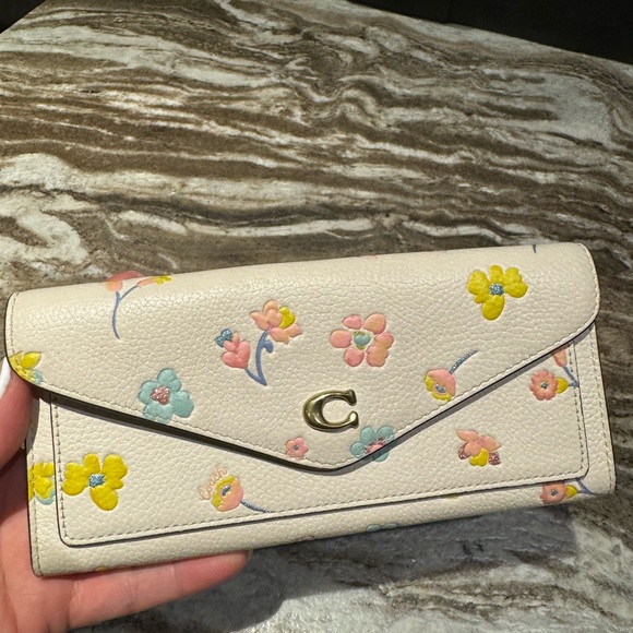 Authentic Preloved Coach Floral Wallet - Picture 1 of 3